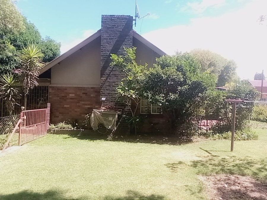3 Bedroom Property for Sale in Vierfontein Free State